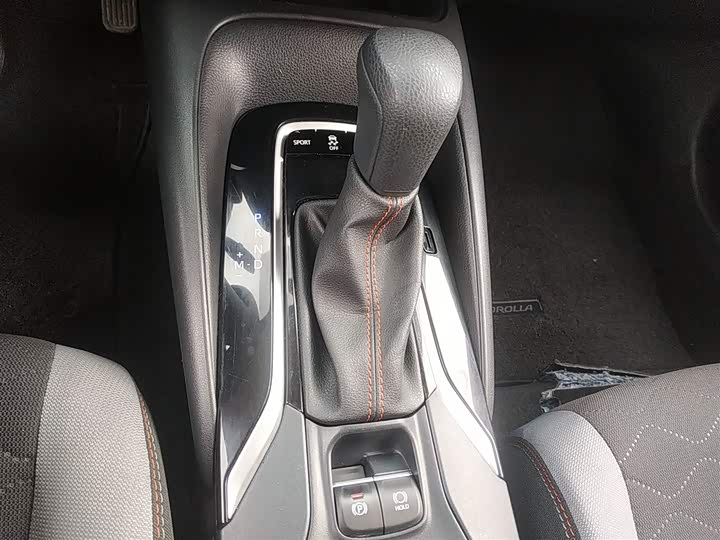 Фото 14 - Toyota Corolla