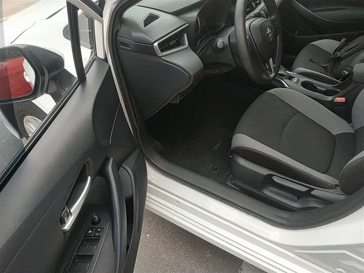 Фото 16 - Toyota Corolla