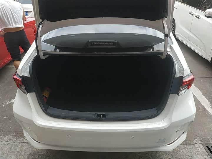 Фото 19 - Toyota Corolla