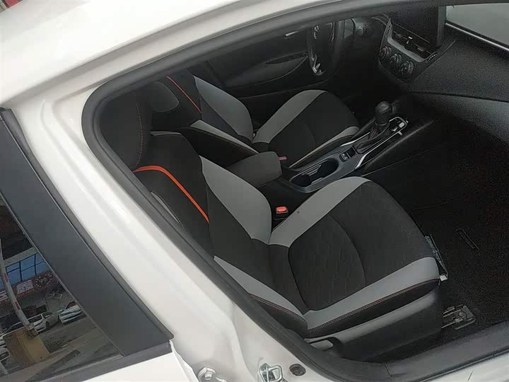 Фото 25 - Toyota Corolla