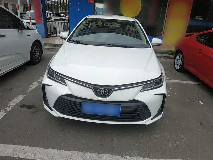 Фото 3 - Toyota Corolla