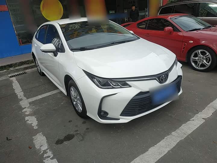 Фото 4 - Toyota Corolla