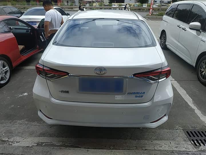 Фото 6 - Toyota Corolla