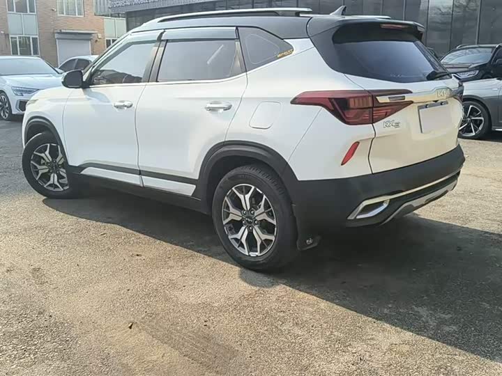 Фото 6 - Kia KX3