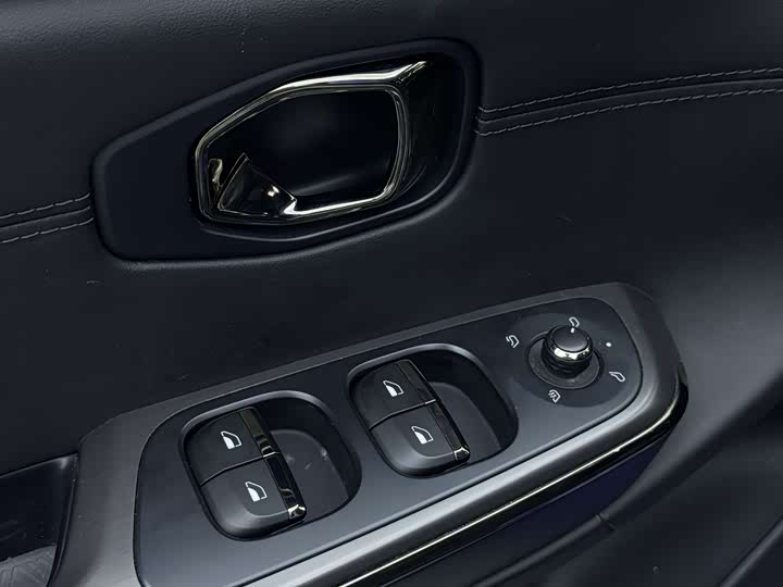 Фото 12 - Nio EC6