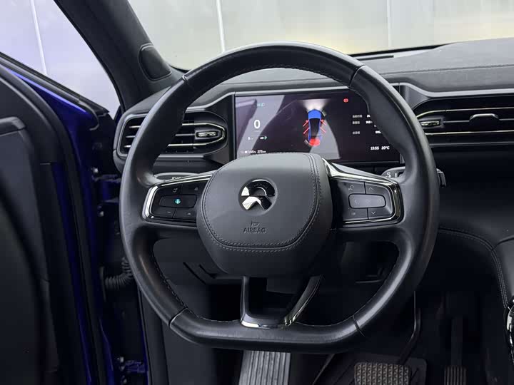 Фото 14 - Nio EC6