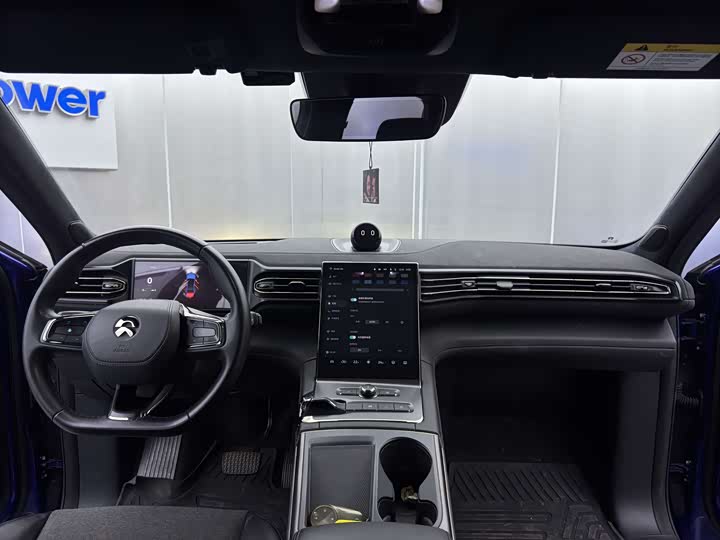 Фото 19 - Nio EC6