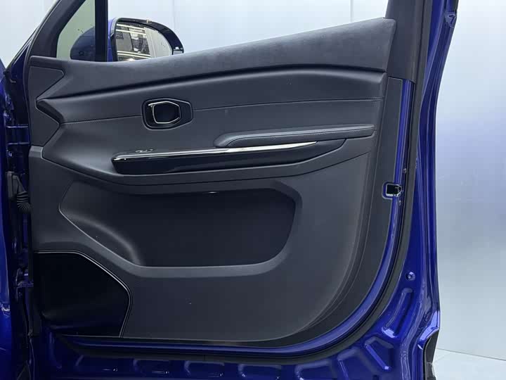 Фото 20 - Nio EC6