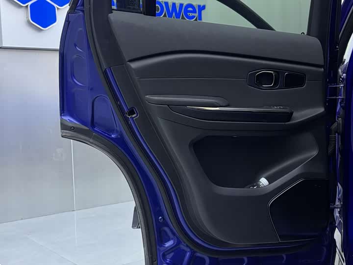 Фото 21 - Nio EC6