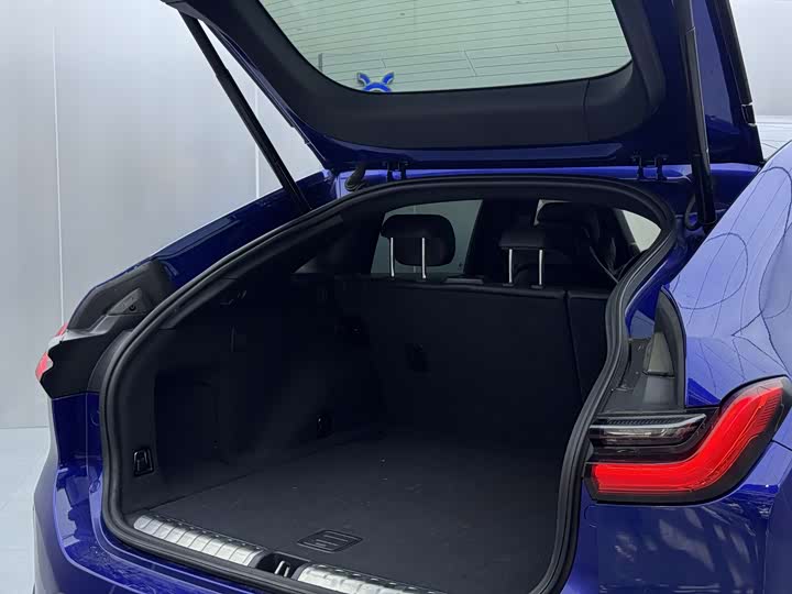 Фото 9 - Nio EC6