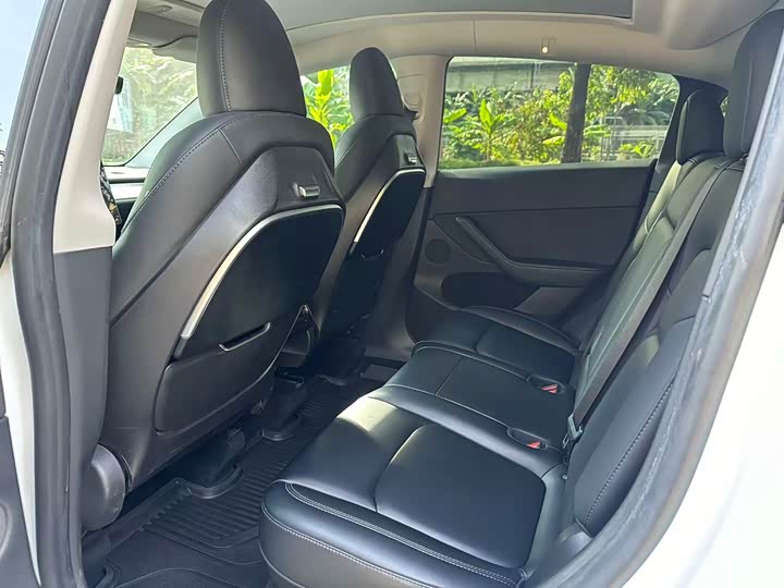 Фото 6 - Tesla Model Y