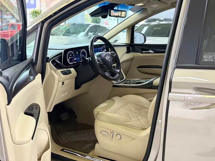 Фото 4 - Buick GL8 ES