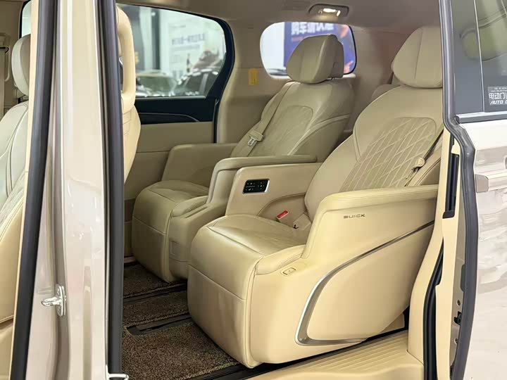 Фото 5 - Buick GL8 ES