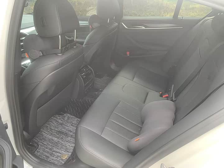 Фото 5 - BMW 5 Series