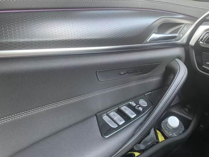 Фото 6 - BMW 5 Series