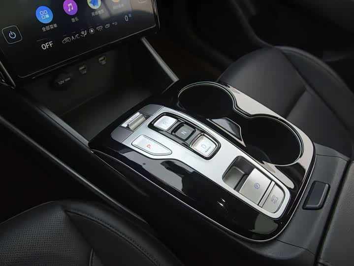 Фото 10 - Hyundai Tucson L