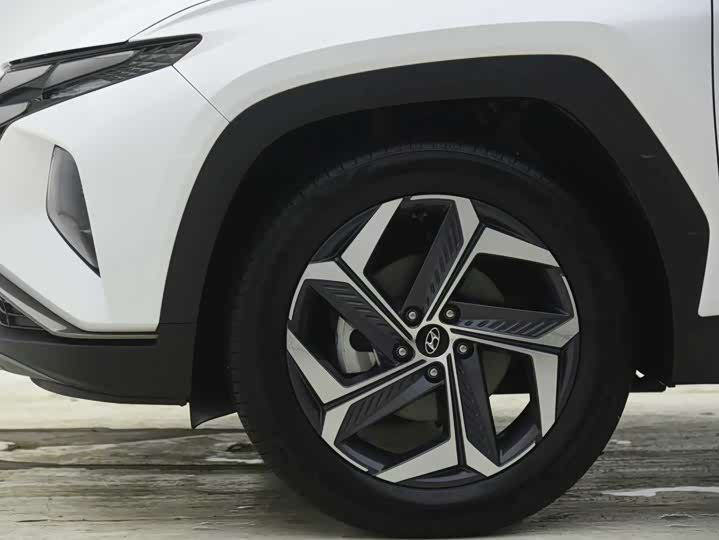 Фото 12 - Hyundai Tucson L