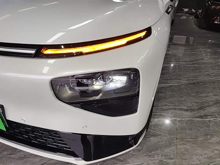 Фото 24 - XPeng G9