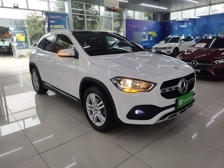 Фото 4 - Mercedes-Benz GLA-Class