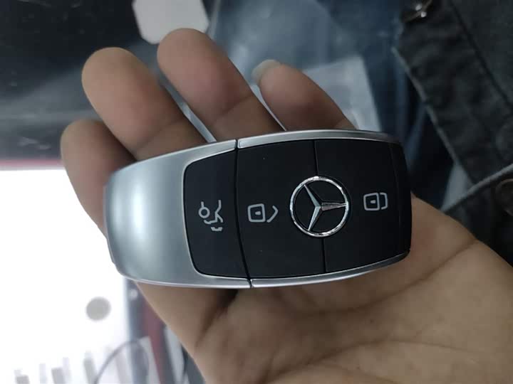 Фото 9 - Mercedes-Benz GLA-Class