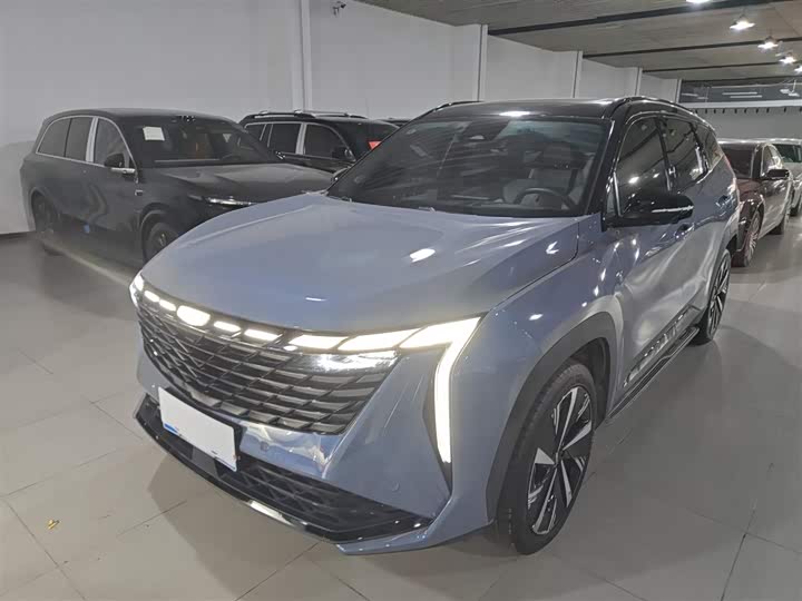 Фото 2 - Geely Atlas L