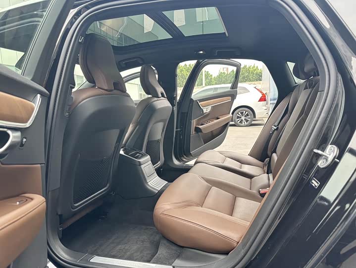 Фото 11 - Volvo S90 Hybrid