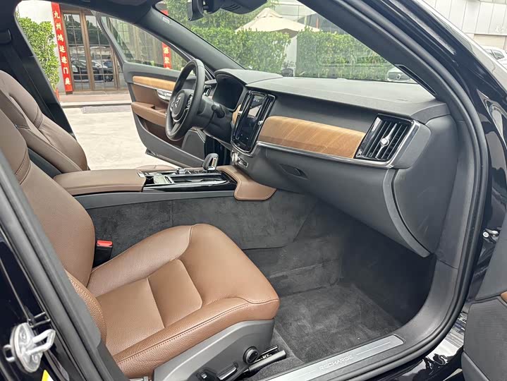 Фото 13 - Volvo S90 Hybrid