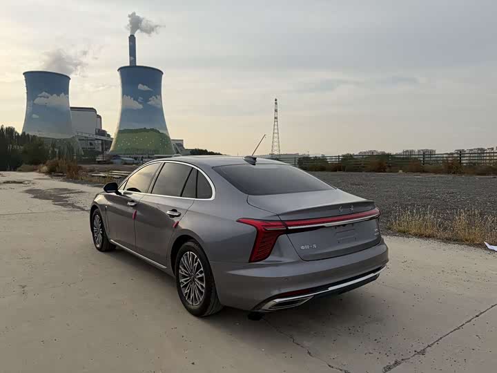 Фото 4 - Hongqi H5