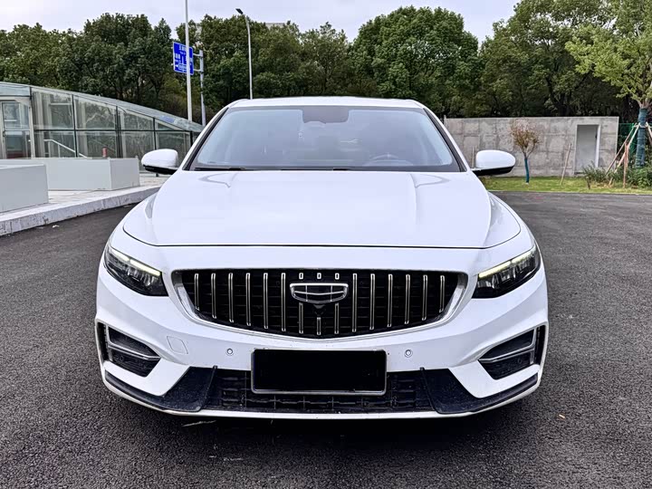 Фото 2 - Geely Preface