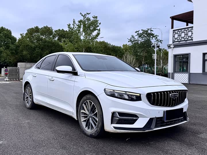 Фото 3 - Geely Preface