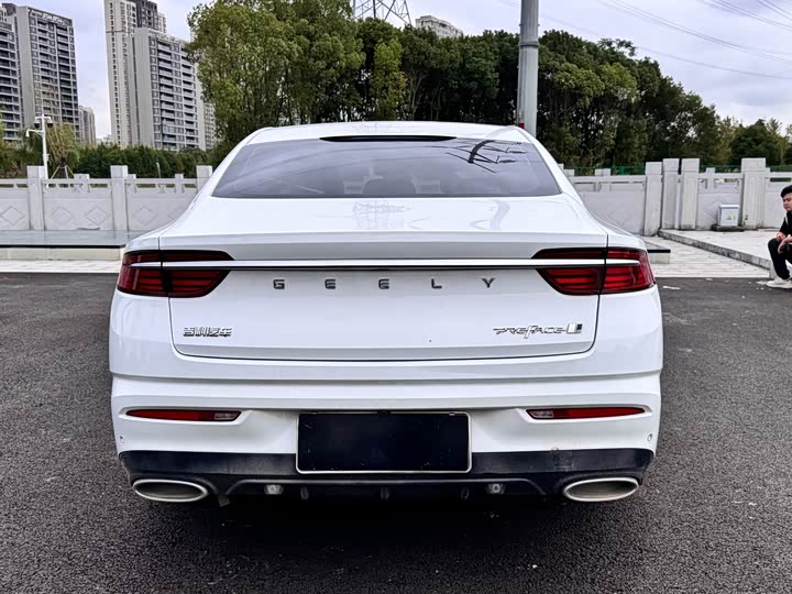 Фото 6 - Geely Preface