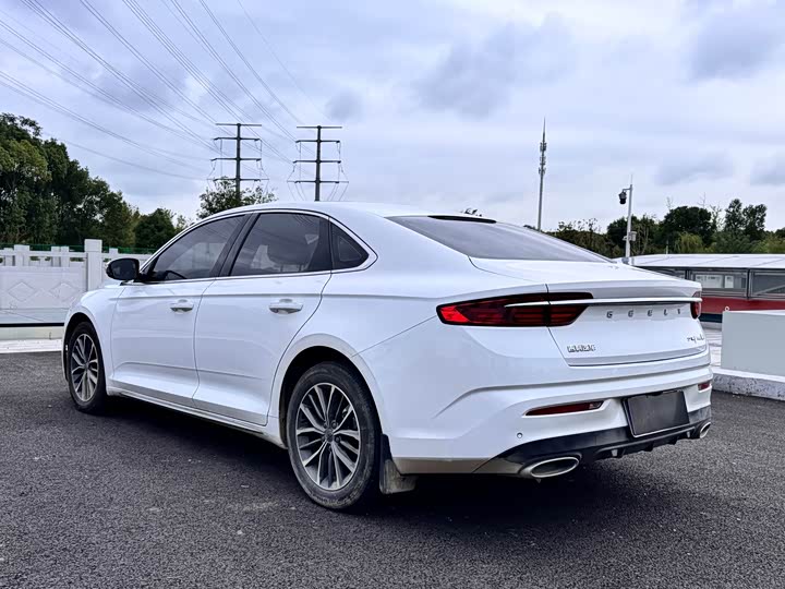 Фото 7 - Geely Preface