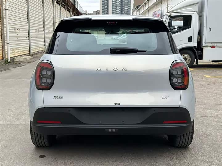 Фото 13 - GAC Aion UT