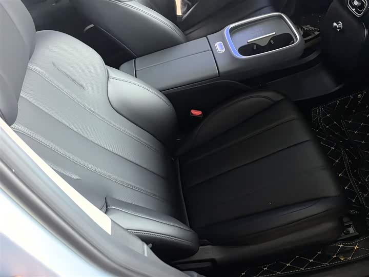 Фото 3 - GAC Aion UT