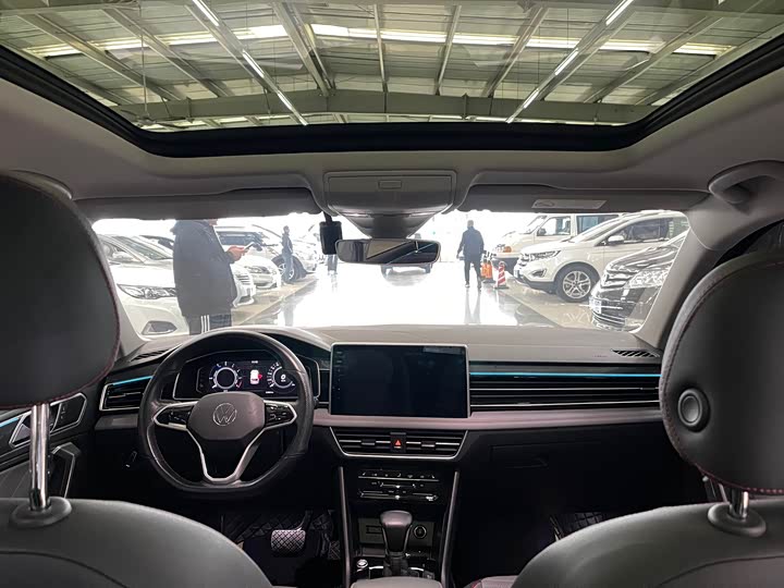 Фото 10 - Volkswagen Tiguan L Hybrid