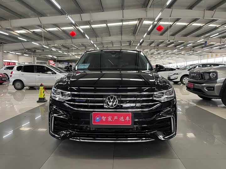 Фото 2 - Volkswagen Tiguan L Hybrid