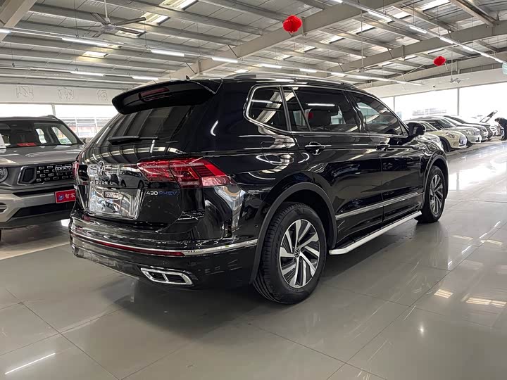 Фото 4 - Volkswagen Tiguan L Hybrid