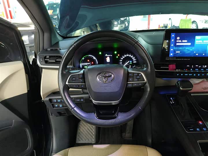 Фото 11 - Toyota Granvia