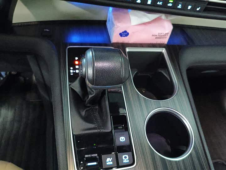 Фото 14 - Toyota Granvia