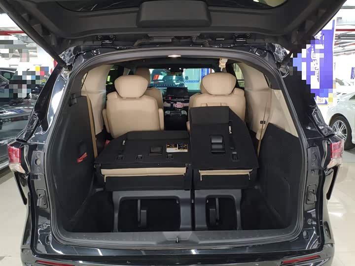 Фото 19 - Toyota Granvia