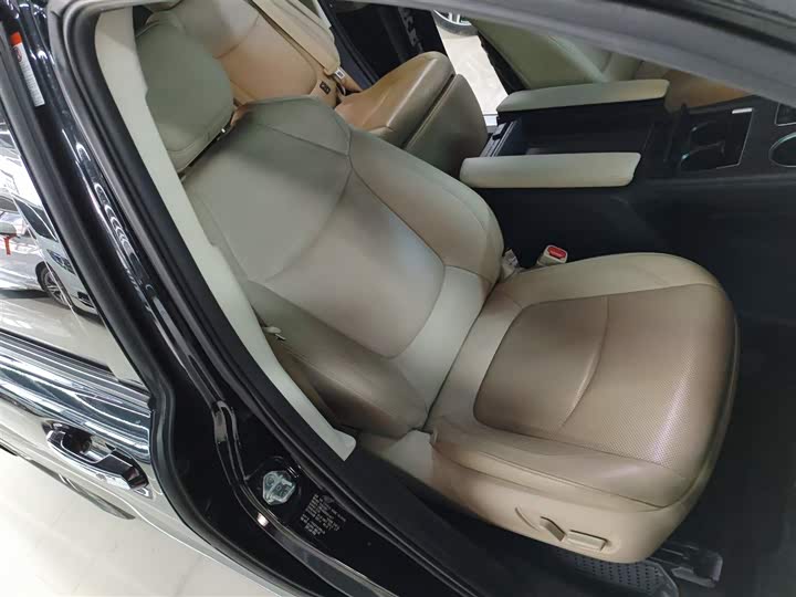 Фото 25 - Toyota Granvia