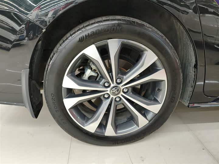 Фото 26 - Toyota Granvia