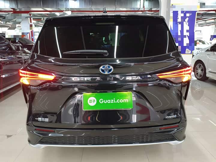 Фото 6 - Toyota Granvia