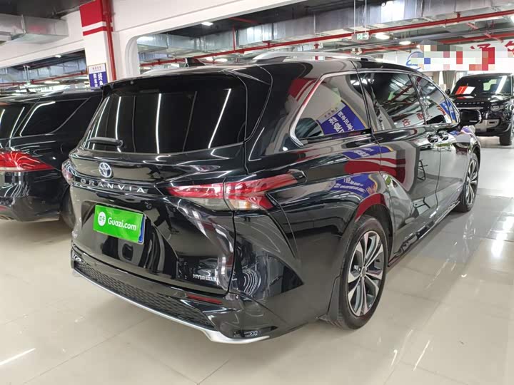 Фото 7 - Toyota Granvia