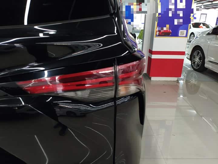 Фото 8 - Toyota Granvia