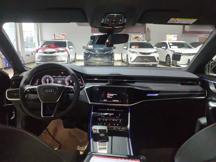 Фото 10 - Audi A6L