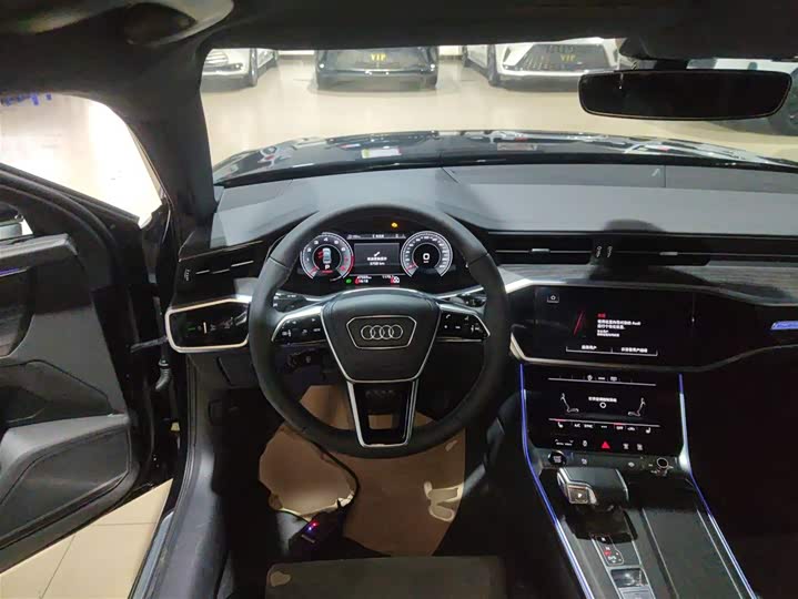 Фото 11 - Audi A6L