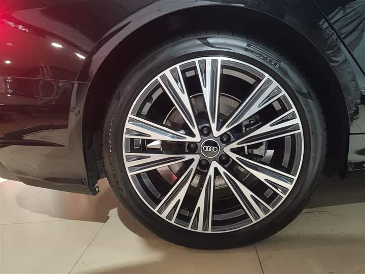 Фото 26 - Audi A6L