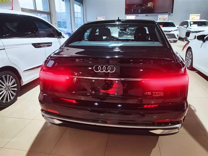 Фото 6 - Audi A6L