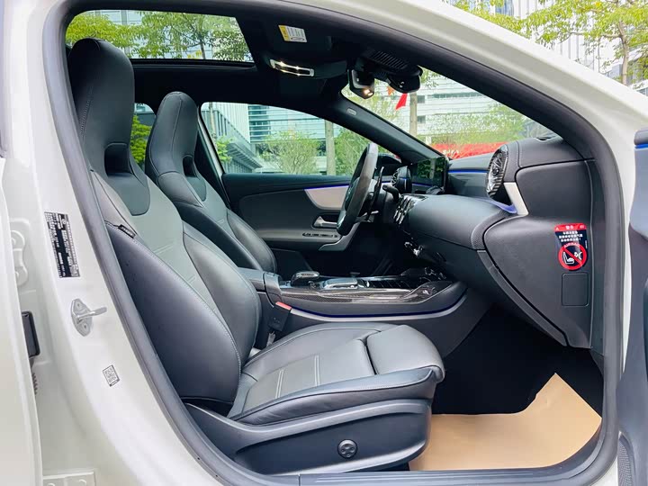 Фото 11 - Mercedes-Benz A-Class AMG